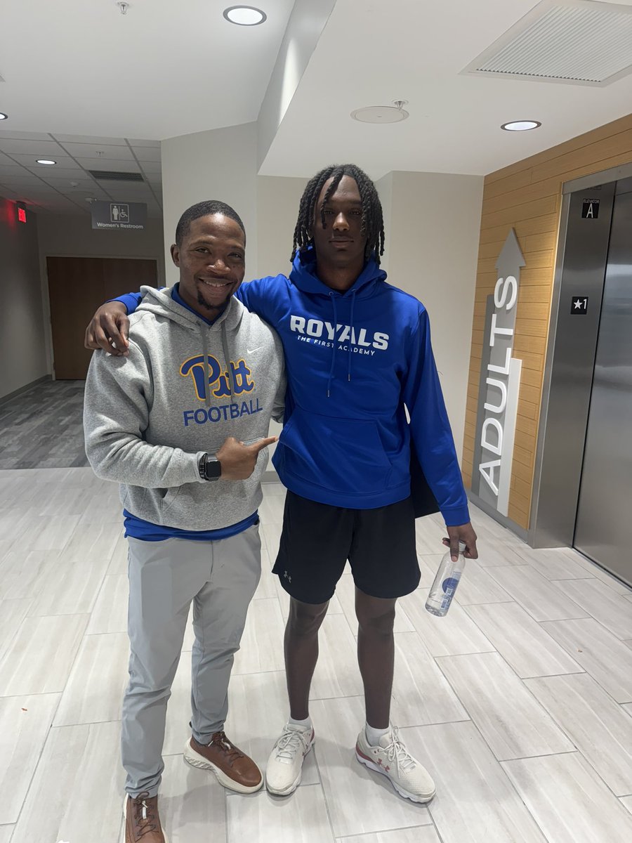 Today, <a href="/Pitt_FB/">Pitt Football</a> extends an offer to a big-time player originally from Farrell High School. Details on <a href="/DannyOdem3/">Danny Odem</a> in the <a href="/frankwalkerlaw/">FrankWalkerLaw</a> Daily Notebook. pittsburghsportsnow.com/2025/01/21/the… <a href="/PaFootballNews/">Pennsylvania Football News</a>