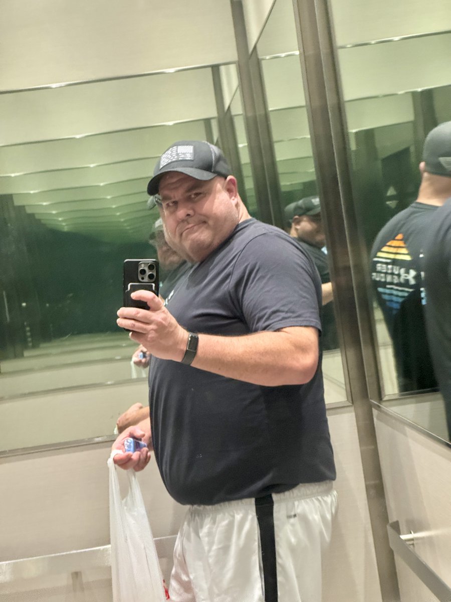 Elevator selfie. 😎