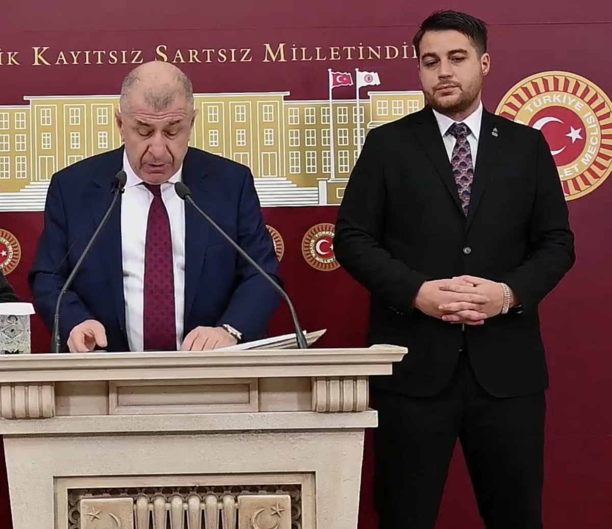 Sayın Ümit Özdağ’ın keyfi olarak tutuklanması milyonlarca Türk Vatandaşını derinden yaralamış, hukuk sistemine inancını sarsmıştır. Atatürkçü ve Türk Milliyetçisi olmak şereftir, ne olursa olsun Sayın Özdağ’ın arkadasındayız, elimizden geleni yapmaya hazırız.