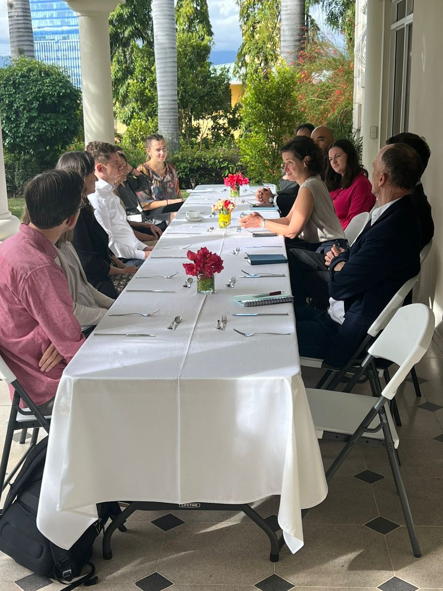 Productiva jornada con los responsables de la cooperación alemana. Siempre de la mano con nuestros socios hondureños estamos y seguiremos trabajando en pro de la democracia, los derechos humanos, la igualdad y el desarrollo sostenible. #alemaniaconhonduras🇩🇪🤝🇭🇳