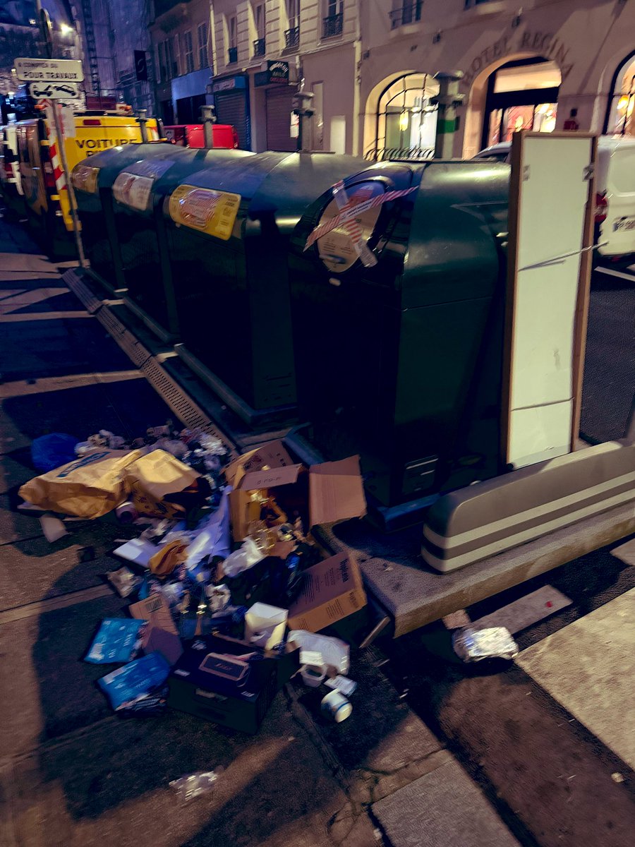 Les #TRILIB à #Paris10 ⤵️
Que ce soit #RueDeMazagran ou #RueHauteville, la <a href="/Mairie10Paris/">Mairie du 10e</a> avec <a href="/ACORDEBARD/">Alexandra Cordebard</a> <a href="/VasaLea/">Léa Vasa</a> <a href="/Pauline_Joubert/">Pauline Joubert 🌹♀️🌱</a> ont réussis à faire de l’arrondissement un ghetto, une vraie décharge à ciel ouvert ! 🤮 #Escrologie 

👊 #SaccageParis 
#balancetonmaire