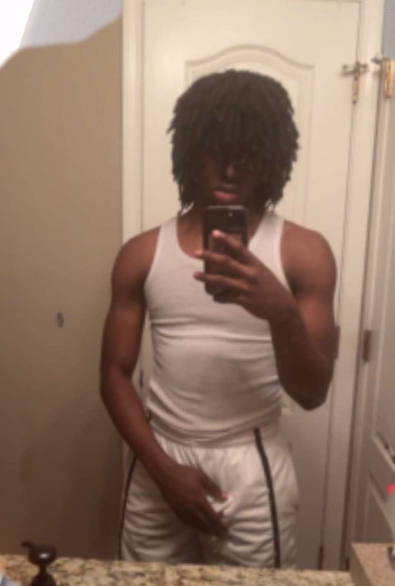 Please keep from touching your 1 millimeter defeater on the court tonight
<a href="/livefromthemass/">Barstool AHS</a>