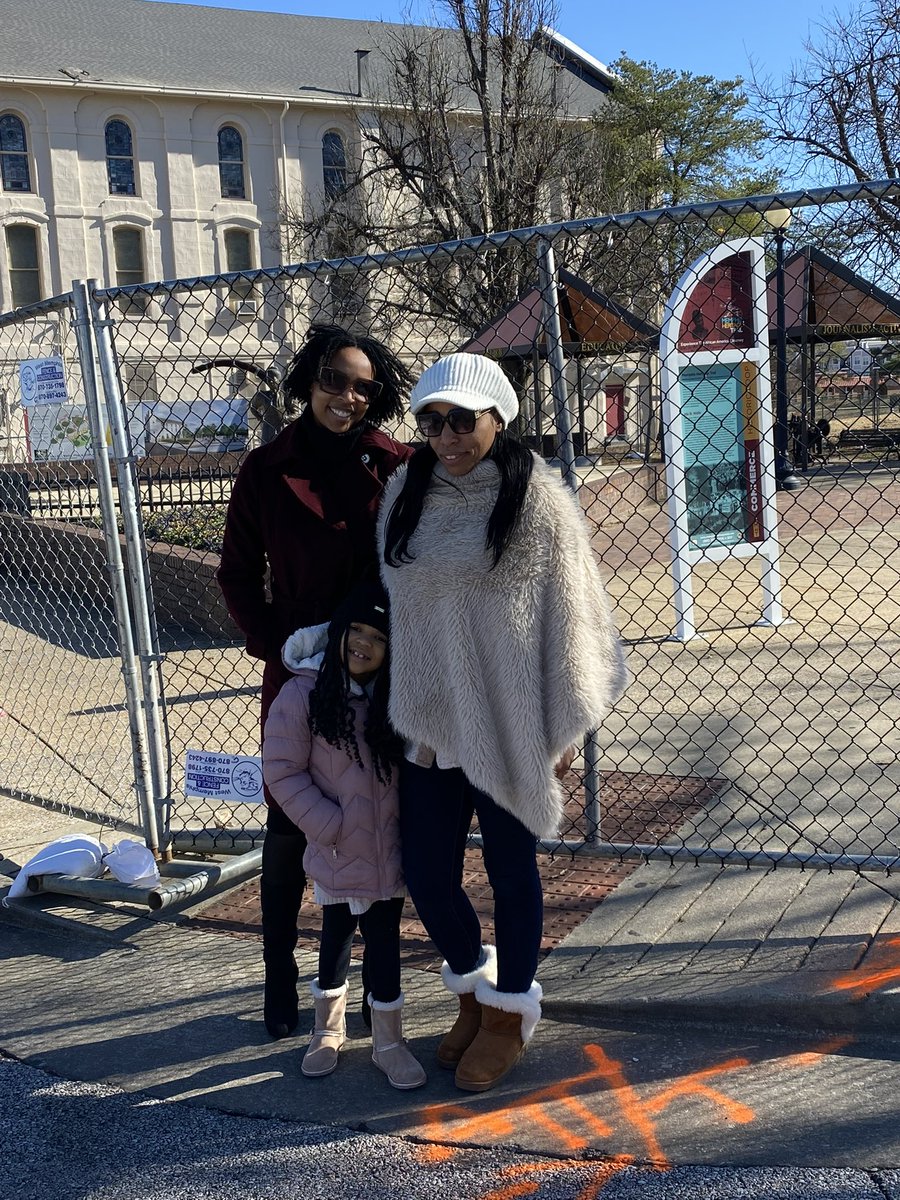 TianaFerrell's tweet photo. My family and I went to visit the statue of our great great grandmother, Ida B. Wells, but #Memphis had a gate around her. #FreeIda #IdaBWells https://t.co/iLF0C5JkYG