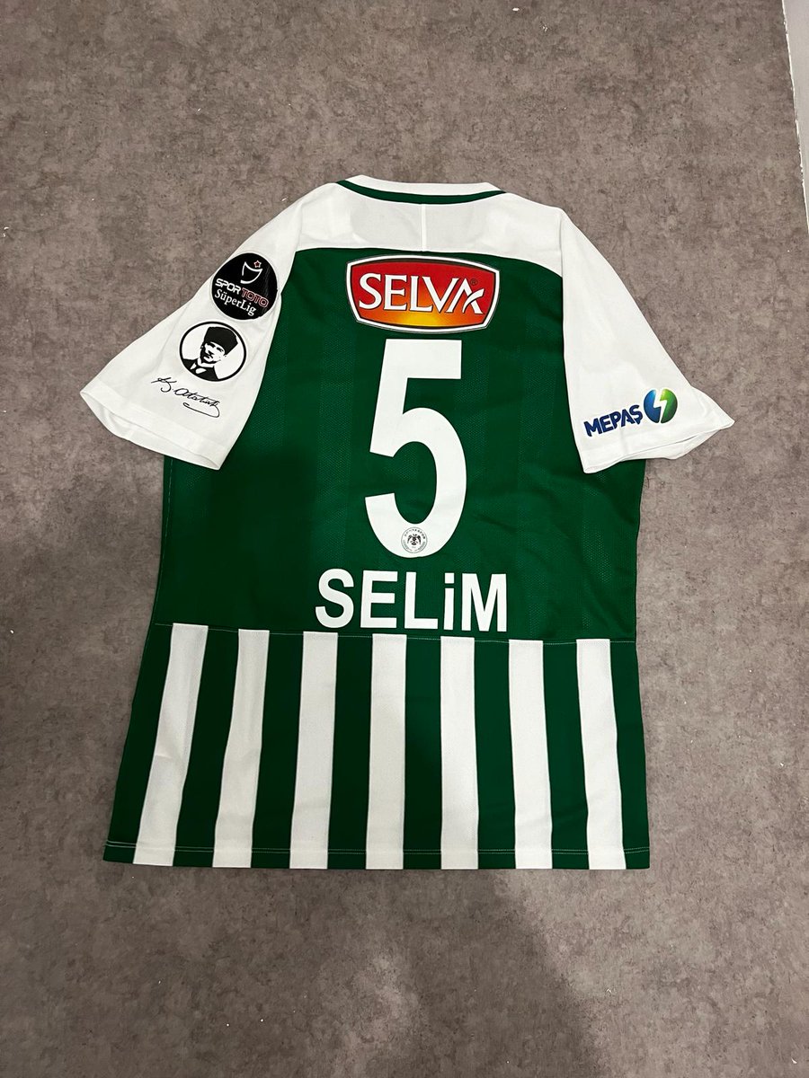 Selamlar, 2018/2019 sezonu ic saha formamiz. Atatürk detayı ile ciktigimiz Beşiktaş maçından degerli bir parca.