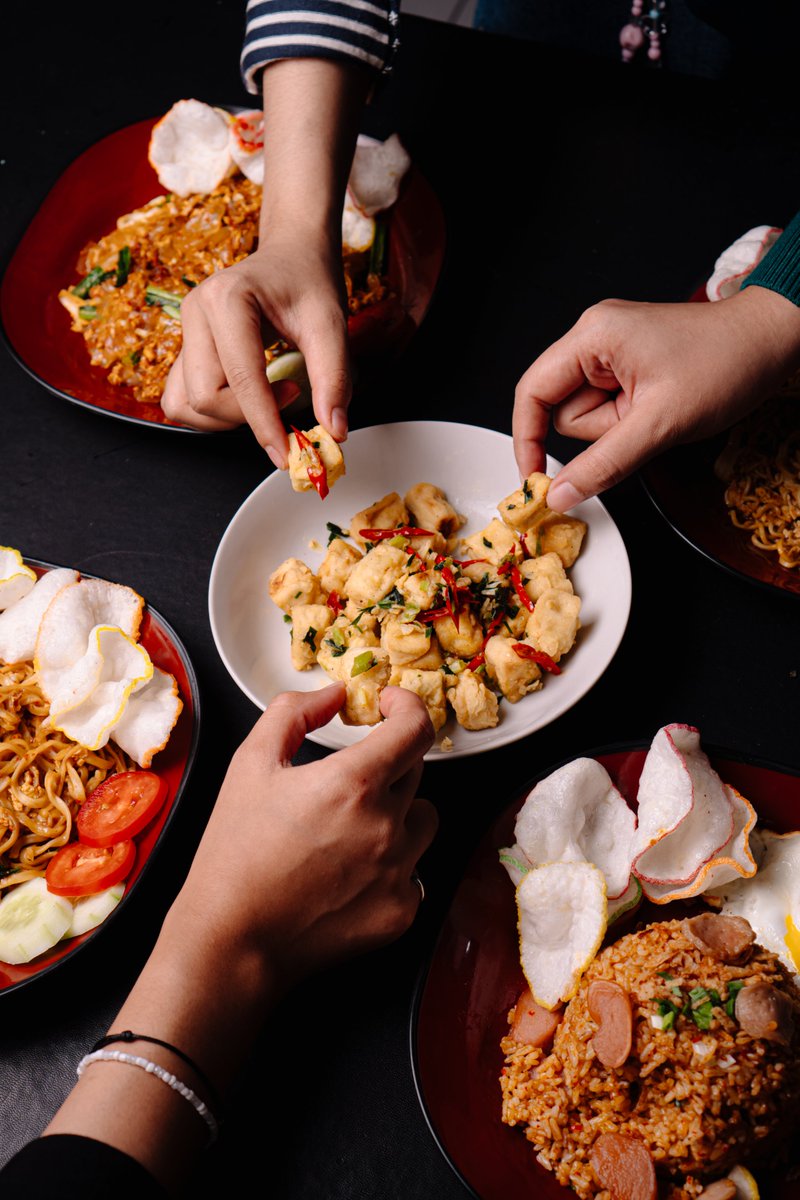 goodmadinyou's tweet photo. Gas ke kopi darat ga sih, makanan se-enak ini cuma belasan ribu doang gila sih. 
.
.
jasa foto produknya kakakk, bisa ngebrandingin produk kamu beserta pegang instagram juga loh <3 https://t.co/GWCwgJMvnz