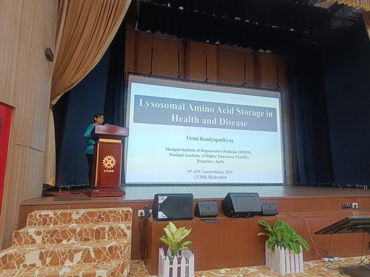 sriram_varahan's tweet image. The final session of Day 2 had 5 amazing talks by Sarika (NII), @MotianiRaj1 @SandhyaGansan @UrmiBandyopadh1 &amp;amp; Manjula (RCB) on topics ranging from host-pathogen interactions to lysosomal amino acid storage in health and disease

Looking forward to Day 3 of the Meeting @ccmb_csir