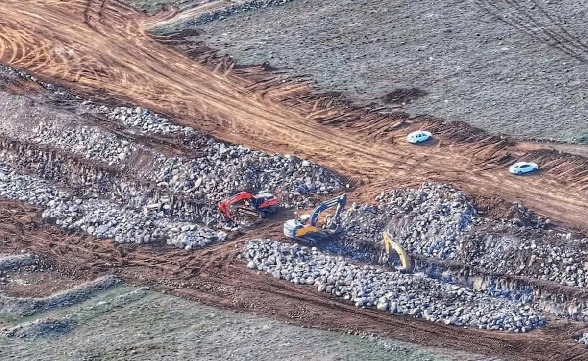 SprinterPress's tweet image. Israel has begun building military infrastructure in the recently occupied territories of Syria