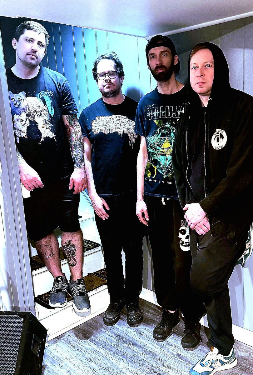 Under The Pier tweet media