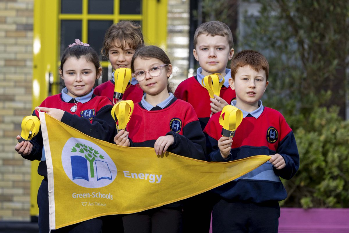 EirGrid's tweet photo. π’ Embracing 2025 with a greener vision! We've partnered with @GreenSchoolsIre π«π With our #energy theme, we aim to empower school students to learn about #energyconservation & how to effectively manage this important resource in our schools & homes π‘
https://t.co/Fa5X7hIo8k https://t.co/GXgUTghz5e