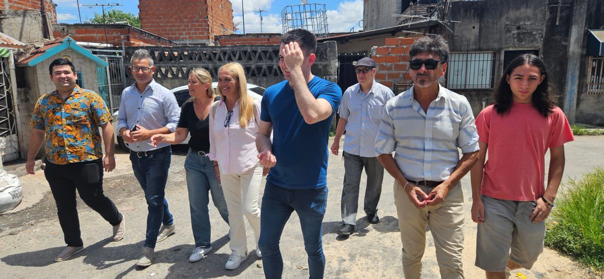 📍Hoy estuve en Villa Jardín junto a <a href="/marianaayesa/">𝐌𝐚𝐫𝐢𝐚𝐧𝐚 𝐀𝐲𝐞𝐬𝐚 🇦🇷</a>  y <a href="/nachomoroni/">Nacho Moroni</a> , caminando por este barrio que sufre tanto  la ineptitud del actual Intendente de Lanús Julián Álvarez 😡

<a href="/sebapareja/">sebastianpareja_</a> 
<a href="/alecarrancio/">Alejandro Carrancio</a> 
<a href="/JuanesOsaba/">Juanes Osaba</a> 
<a href="/UNOLANUS/">UNO Lanús - Una Nueva Oportunidad</a> 
<a href="/unobuenosaires/">UNO Buenos Aires</a> 
<a href="/unoargentinaok/">UNO Argentina</a> 
<a href="/Dievillamayor/">Diego  Villamayor</a>