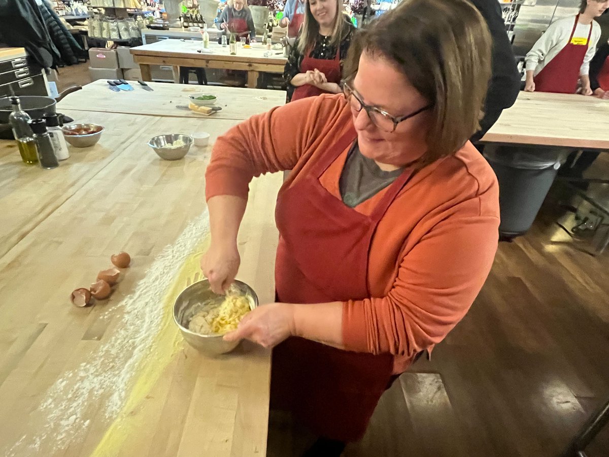 revelmarketing's tweet image. Last week, our leadership team had a productive @EOSWorldwide annual planning session at @GRChamber and enjoyed a pasta-making class with The Local Epicurean! 🍝 Here's to an exciting start to 2025! #revelmarketing #buildsomethinggreater #EOSworldwide #EOSannualplanning