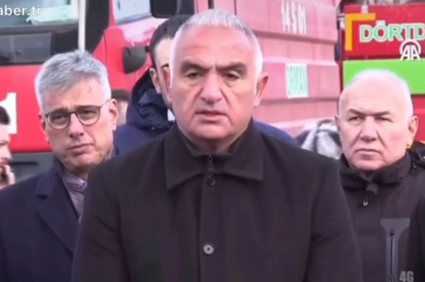 Aklımdaki tek soru 
İstifa eder mi acaba?
#YangınFaciası