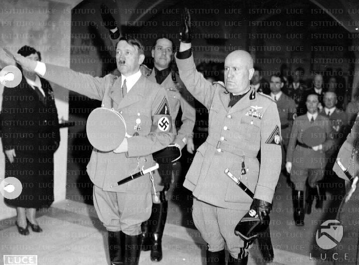 Nanoalto's tweet image. "Autistici" che salutano ed "esprimono così i loro sentimenti" (semicit. #Stroppa ). #Musk #Trump #TrumpInauguration2025