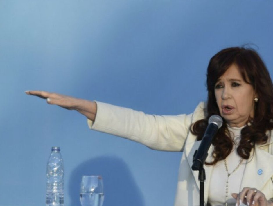 JonatanViale's tweet photo. La amiga de Irán. Sí, esa. https://t.co/CfqrriJ1Rh