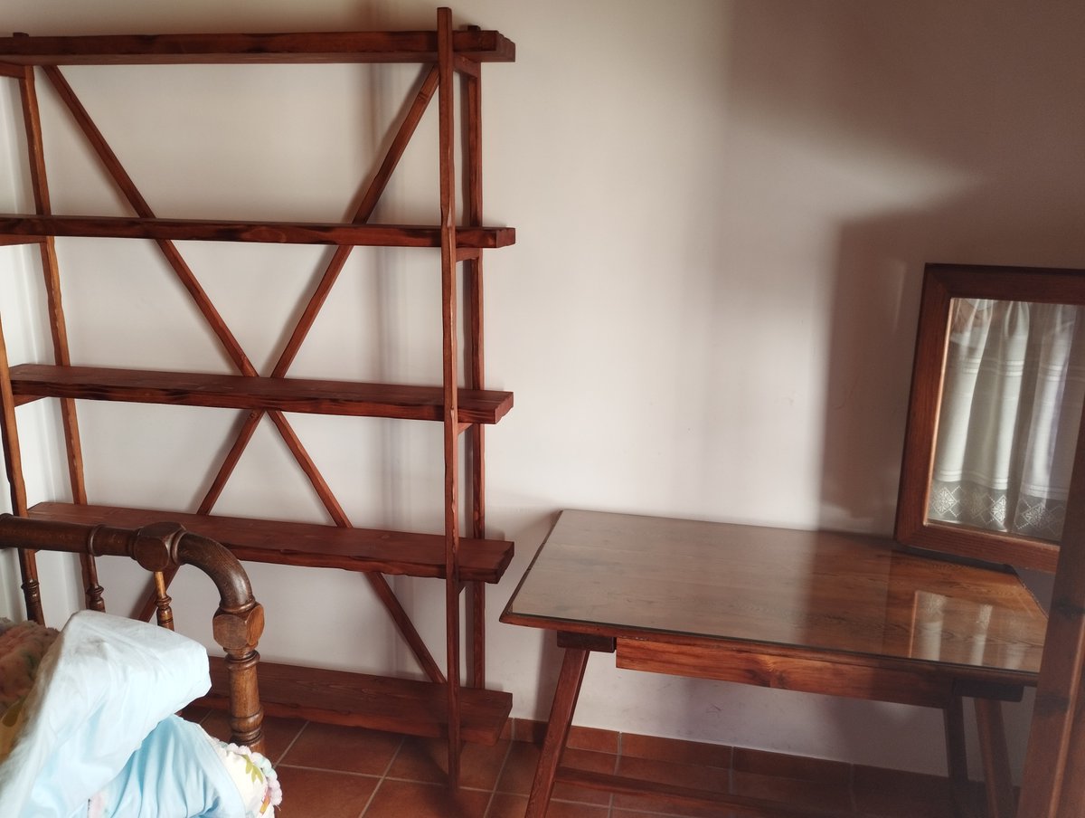 carpinteriatb's tweet photo. En Carpintería Tablado, restauramos una mesa antigua de abeto y fabricamos una estantería de pino a medida, creando un espacio funcional y elegante. 🪑📚

📸 Mira el proceso completo en nuestro perfil.

#CarpinteríaTablado #HechoAMedida #RestauraciónDeMuebles https://t.co/AD0IO8PxzY