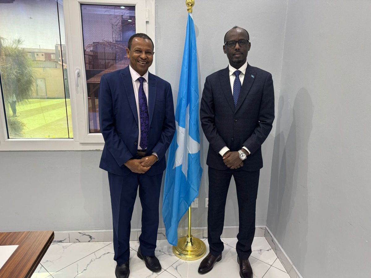 Hon Mohamoud Adan Geesood (@hongeesood) on Twitter photo I had a productive meeting today with <a href="/WFPSomalia/">WFP Somalia</a> Country Director Mr. Elkhidir Daloum. We discussed enhancing #Somalia's ports and maritime infrastructure to ensure efficient delivery of humanitarian aid and support sustainable development initiatives. I had a productive meeting today with <a href="/WFPSomalia/">WFP Somalia</a> Country Director Mr. Elkhidir Daloum. We discussed enhancing #Somalia's ports and maritime infrastructure to ensure efficient delivery of humanitarian aid and support sustainable development initiatives.