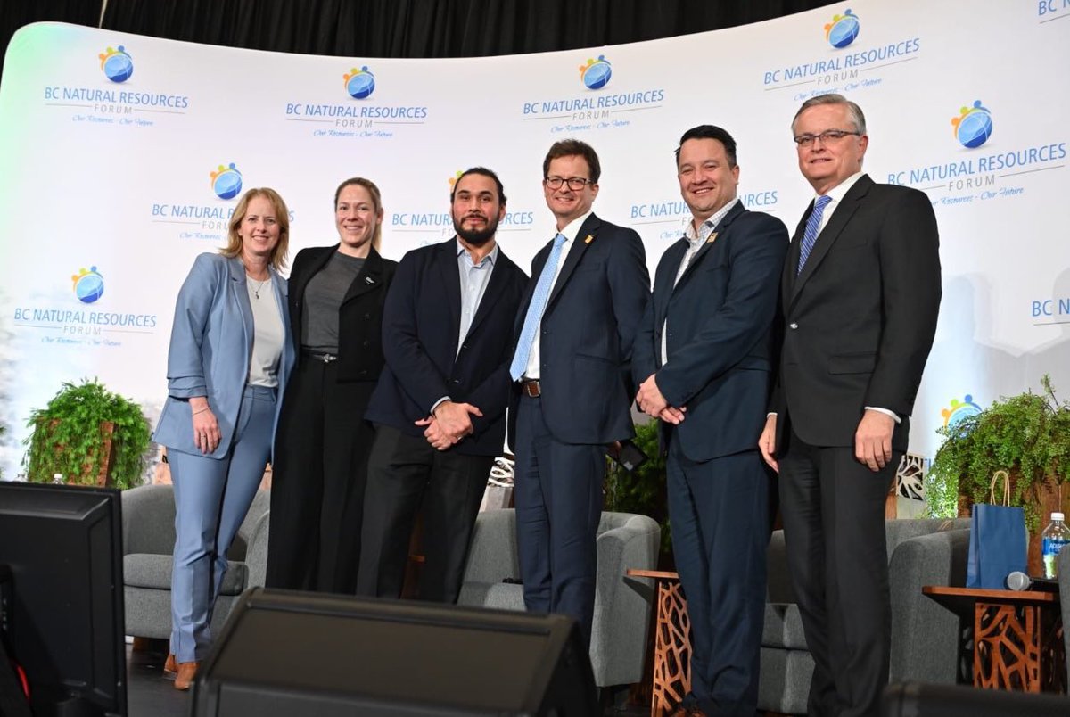 neweconomycan's tweet image. Last week, @Alexa_Young visited @CityofPG for @BCNRF to talk growing 🇨🇦’s economy &amp;amp; #GettingThingsBuilt at this pivotal time

Including building a strong energy grid - always a key strategic economic asset, but even more so as we stand up to trade threats #bcpoli #canpoli