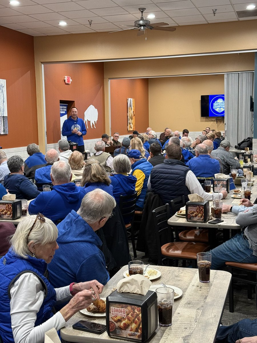 Thank you <a href="/GoJacksSDSU/">South Dakota State Jackrabbits</a> <a href="/GoJacksMBB/">Jackrabbit Men’s Basketball</a> head coach @CoachHendoSDSU for an energetic <a href="/SDStateAlumni/">SDStateAlumni</a> <a href="/SEStaters/">Sioux Empire Staters</a> luncheon! #GoJacks