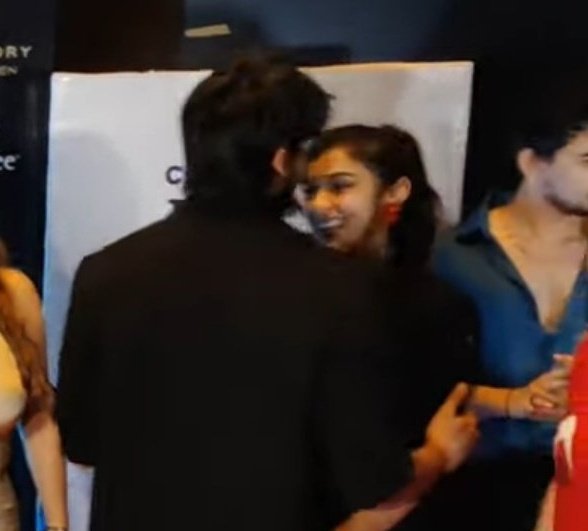 birAda_K's tweet photo. no but what is this smile and pause,? Hello am screaming 😭
#Avisha https://t.co/hJa1kSUon4