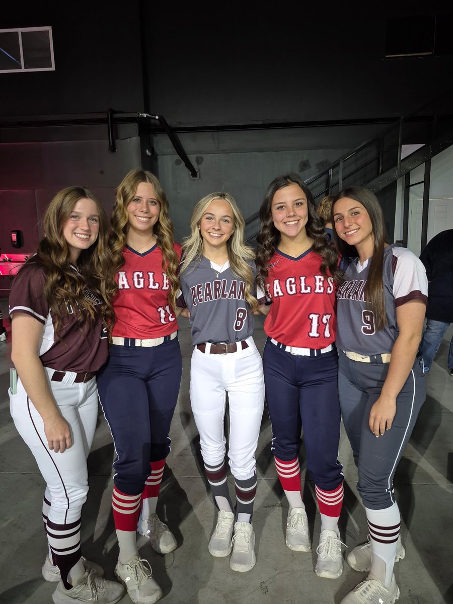 elana_luna3's tweet image. Had a great time at @vypehouston, thank you for having us!!🦅🥎
@dawson_eaglesSB 
@AlvinccSoftball 
@AMAH_Herrera 
@_CoachAnthony