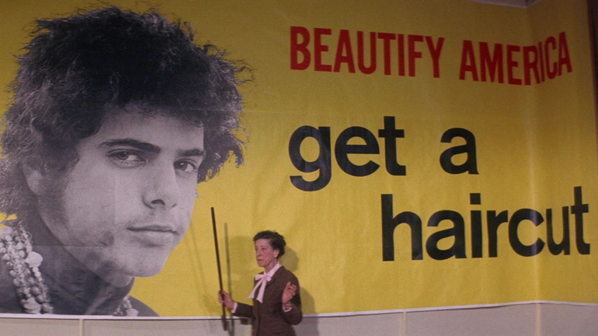 "Skidoo", l'œuvre inattendue d'Otto Preminger, sera projetée en 16 mm, mercredi à 18h30.
Entre allusions politiques et burlesque, le cinéaste compose une partition sur la confrontation de deux mondes inconciliables, les hippies et la mafia.
cinematheque.fr/seance/42321.h…