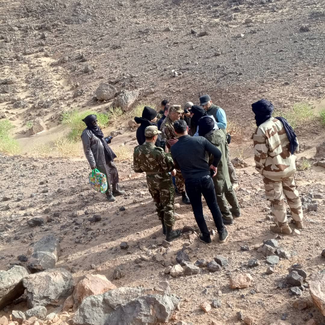 FpAnalisis's tweet photo. FLA (former CSP-DPA) handed over spanish prisoner to Algerian authorities. 

A move that also has diplomatic overtones. The FLA, since its victory over Wagner/FAMA in July last year, seeks international support as legitimization in its fight against government forces in Mali. https://t.co/Qrk2O2LQxr