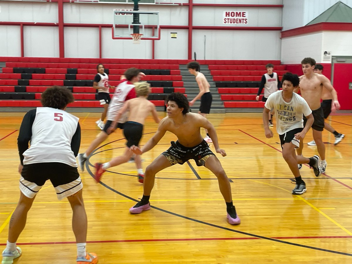 Teams facing Indiana have been caught up in a "Webb" of brothers:
⭐️Stanford Webb - 6-4 senior guard, 14.7 ppg
⭐️Aaron Webb - 6-7 soph guard, 16.6 ppg
⭐️Darius Webb - 6-4 soph forward, 9.6 ppg
Check out today's feature on the Webb family 🏀🔥
Story: tinyurl.com/2kp9hmde