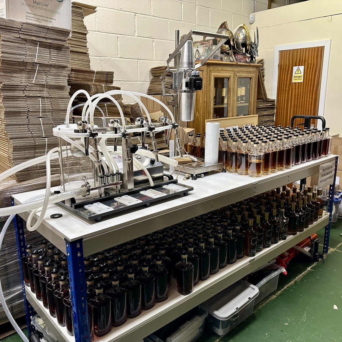 fibwhisky's tweet image. 10 hour shift at the Fib Indy Warehouse! 🥵🥃

Any guesses on our next Before &amp;amp; After? 👀

#whisky #singlecask #caskstrength #independentbottler #fife #smallbusiness #slàinte