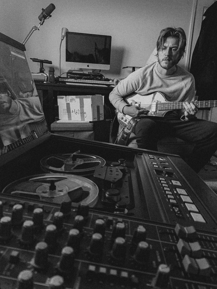 ONE MONTH until ‘From a Distant Place’ is out. 

Thanks for getting behind these new songs so far, can’t wait for you to hear the rest x

There’s still time to pre-order the vinyl. Be quick, there’s a limited number: 
fairsound.com/product/cut-gl…