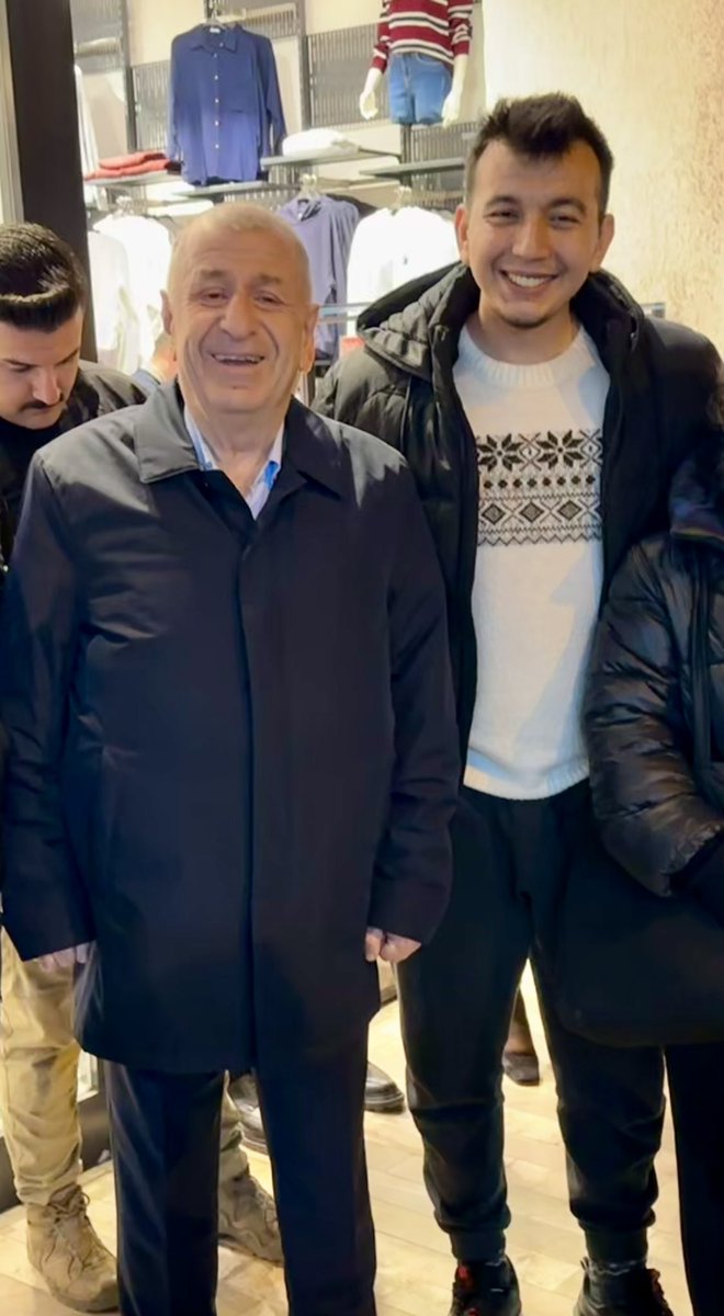 Kahrolsun istibdat, yaşasın HÜRRİYET!
#UmitOzdagYalnizDegildir <a href="/umitozdag/">Ümit Özdağ</a> <a href="/zaferpartisi/">Zafer Partisi</a>