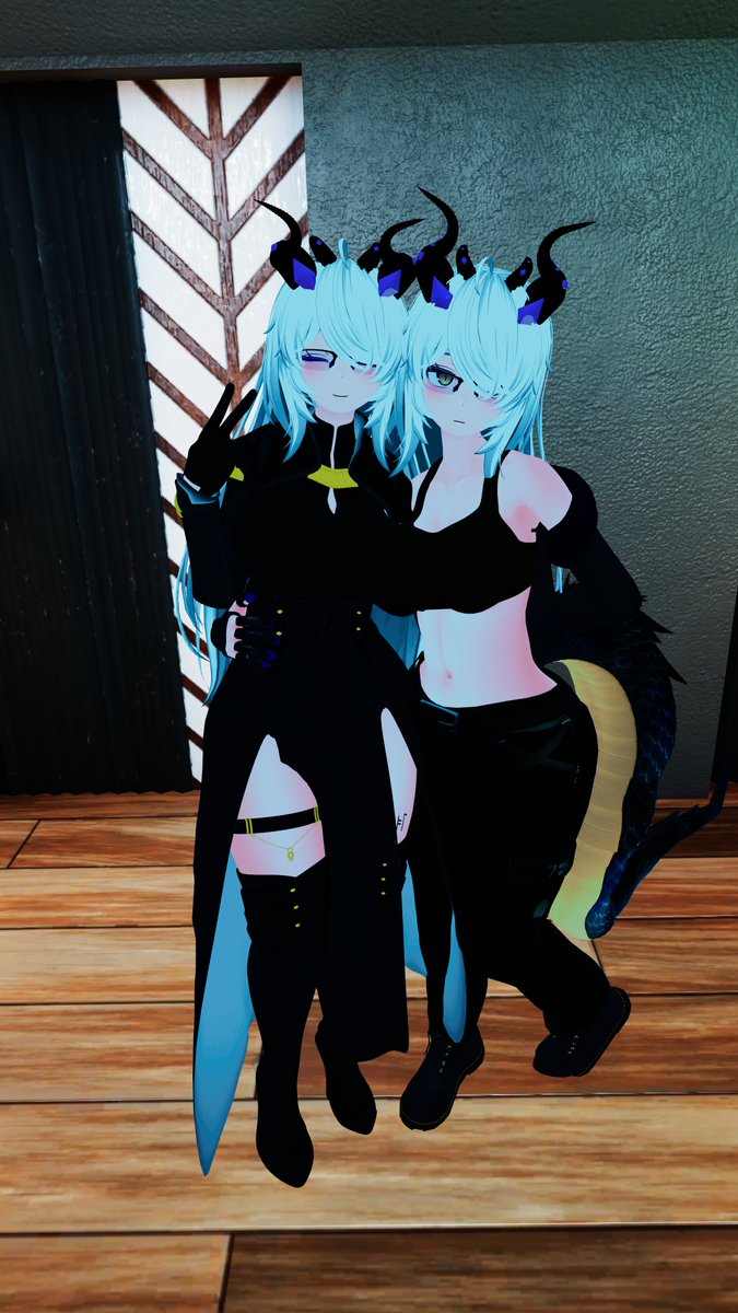 Asked a friend to help with a photo no to long ago. Just to show my two main outfits next to each other.