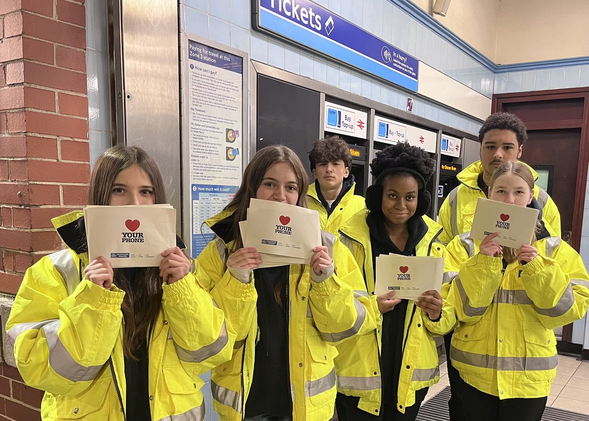 <a href="/BarnetVPC/">BarnetVPC</a> are assisting us tonight engaging with members of the public &amp; handing out leaflets in order to raise awareness of mobile phone theft/snatches. <a href="/MPSBarnet/">Barnet MPS | North West BCU</a> <a href="/MPSCadets/">MPS Cadets</a> <a href="/NationalVPC/">National Volunteer Police Cadets</a> <a href="/YOULondon1/">YOU London</a>