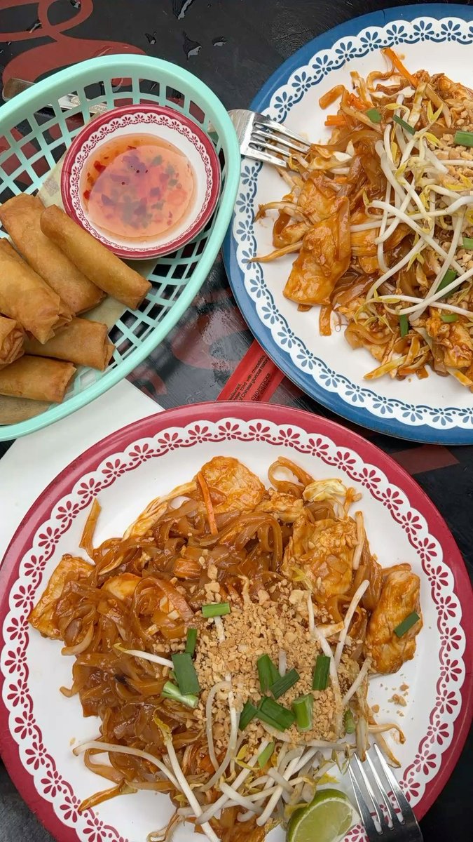 Lunaisjustagirl's tweet photo. cultural cuisine food poll - because im indecisive 😉 https://t.co/Ypoh2vhfJB