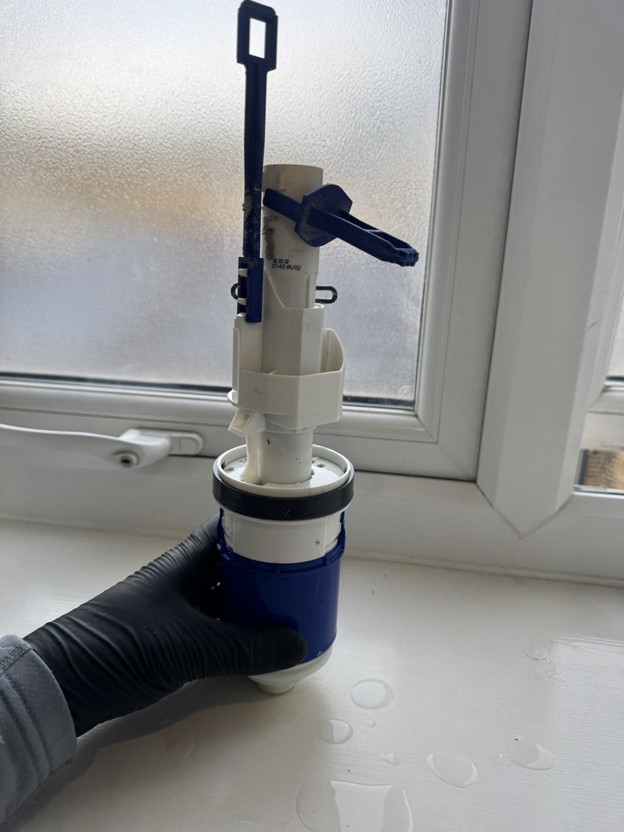 JC_Plumbing's tweet photo. @GeberitUK hi have you got a part number for photos attached ?? Please https://t.co/162uiDLfeF