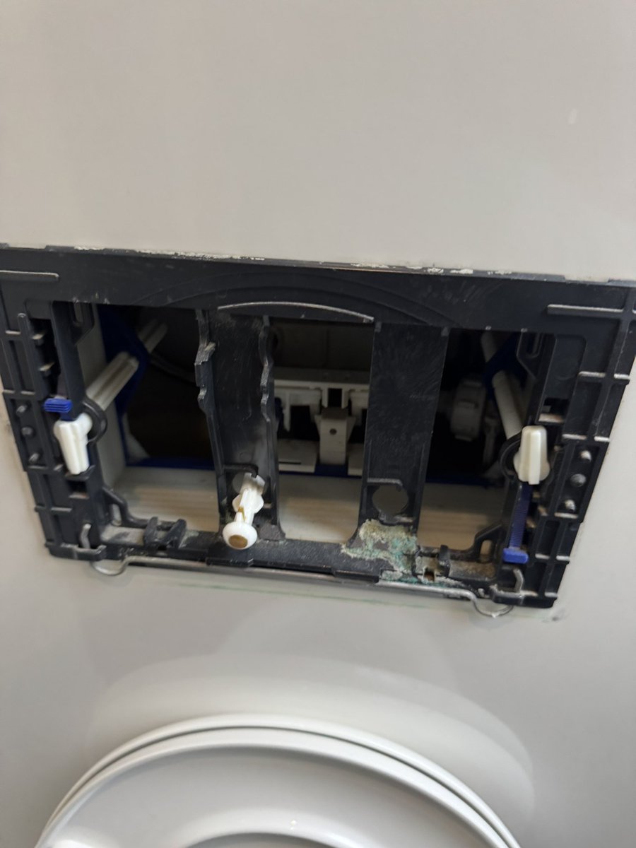 JC_Plumbing's tweet photo. @GeberitUK hi have you got a part number for photos attached ?? Please https://t.co/162uiDLfeF