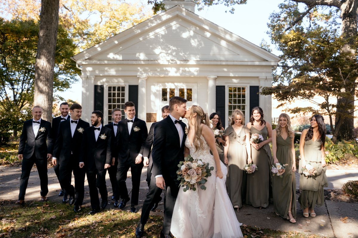 FalconAlumni's tweet photo. Congrats to BGSU alumni and new #FalconFlames Molly '20 & AJ Paulus '19! From meeting in 2019 to returning home 5 years later to seal the deal, their love story has come full circle.
Valentine’s Day is 3 weeks away. Share your #FalconFlame story for a chance to be featured! 🧡🔥 https://t.co/GSHstDTDj3