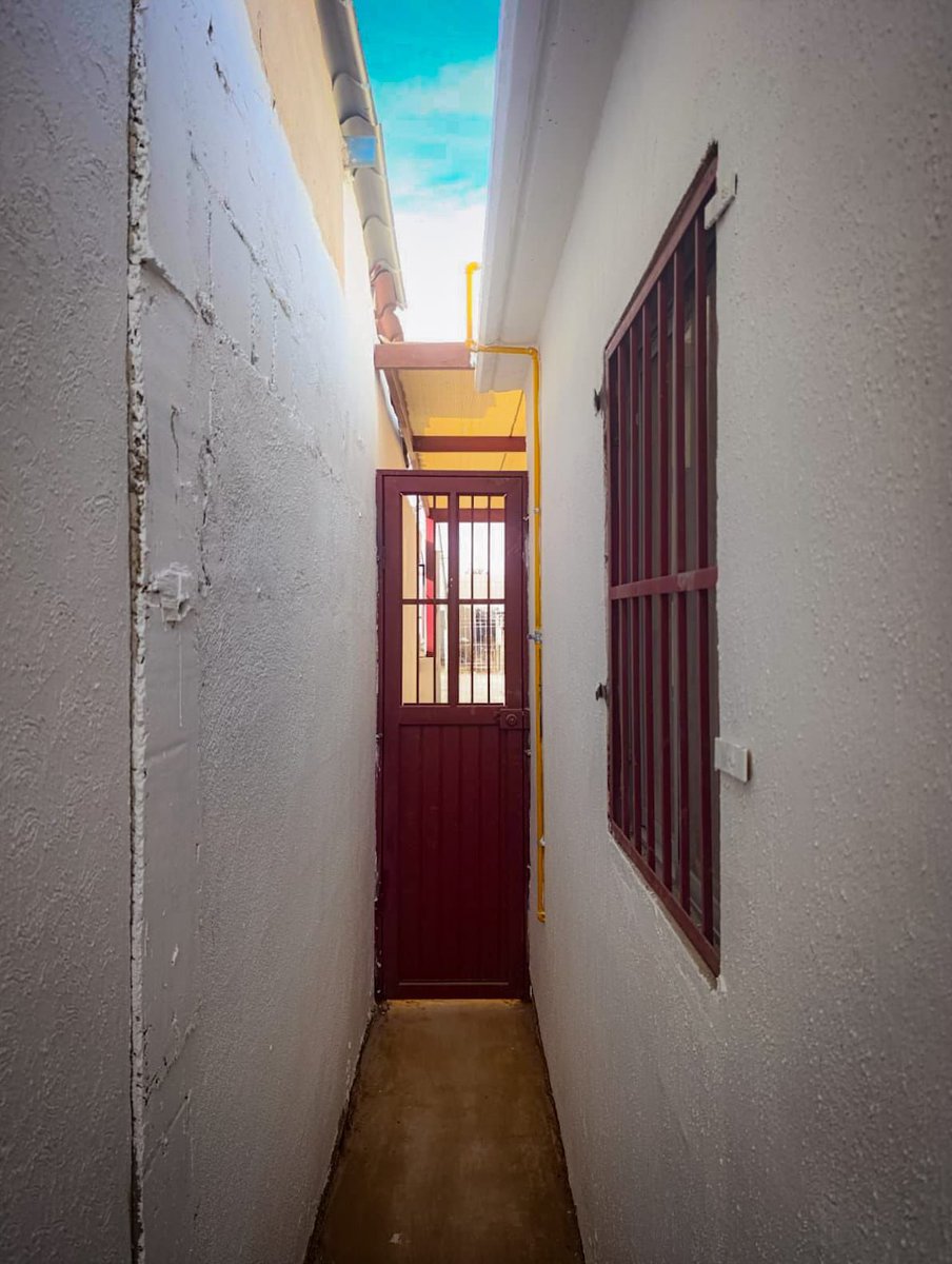 SonoraBienestar's tweet photo. 🟠 Con una inversión de 399 mil 351 pesos, el @gobiernosonora a través de la Secretaría de Bienestar concluyó los trabajos de restauración en el Centro Comunitario Los Arroyos, beneficiando a 2 mil 759 personas 🫱🏽‍🫲🏼

* Demolición y reconstrucción de pisos y muros 🚧 https://t.co/hMDwKJoang