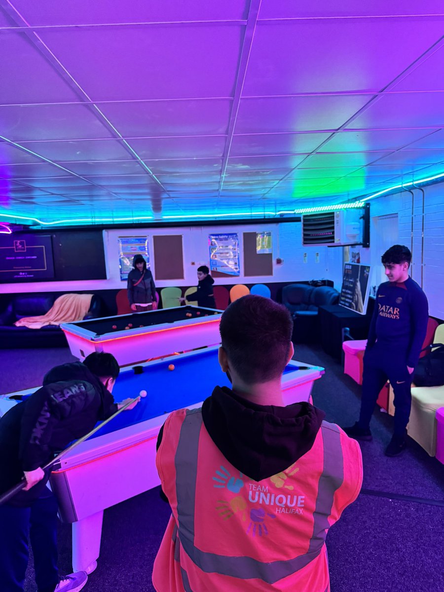 UniqueHubb's tweet photo. Open Access Tuesdays! Our all-weather 3G floor means sports &amp; football can go on rain, snow, or shine! ☀️❄️ 

For those wanting to stay cozy, we have plenty of indoor activities too. Don’t miss out! 

#TeamUnique #OpenAccess 
@ActiveCdale @HAFCalderdale https://t.co/xvVjtgKQqU