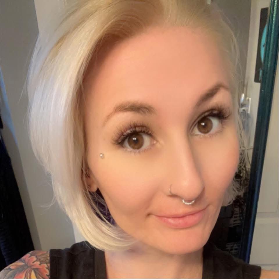 AdrinaMari83's tweet photo. Hey there, new to this. Cum by and say hi ☺ https://t.co/6hAxMBxOID