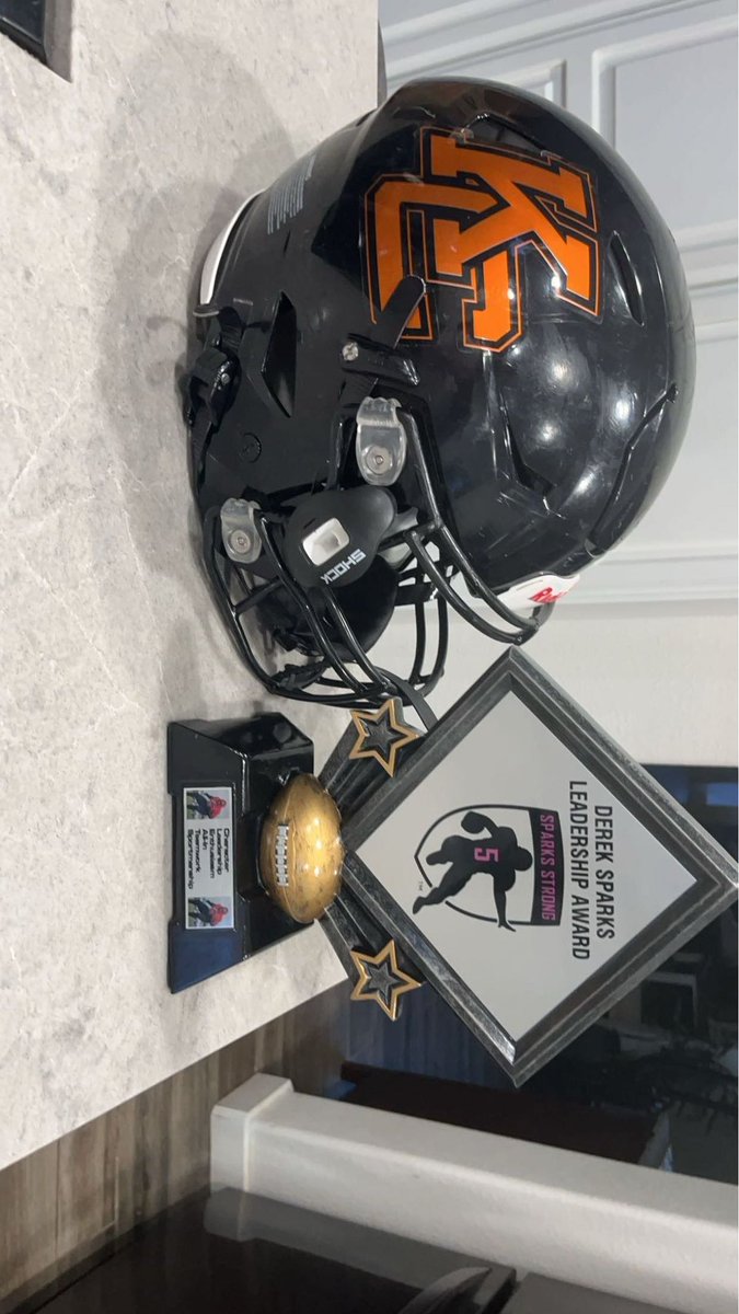 Drew Schlangen (@drewsclues2) on Twitter photo So honored to play in the <a href="/CleatsV/">CLEATS V CANCER H.S. FOOTBALL ALL-STAR GAME</a> game and to be awarded the Derek Sparks Leadership Award. Such a blast to play again in my old helmet.
<a href="/DanBrown4108/">Dan Brown</a> <a href="/Daniel5Lewis5/">Daniel Lewis</a> <a href="/KalamaFootball/">Kalama Football</a> <a href="/coachKastens/">Alex Kastens</a> <a href="/CoachTSharp/">Tobin Sharp</a> <a href="/KetnerKupp/">Ketner Kupp</a> <a href="/SpencerCrace/">Spencer Crace</a> <a href="/bpack43/">Brad Packer</a> <a href="/RecruitRadarPNW/">Recruit Radar</a> <a href="/BlastZoneMedia/">Blast Zone Media</a> So honored to play in the <a href="/CleatsV/">CLEATS V CANCER H.S. FOOTBALL ALL-STAR GAME</a> game and to be awarded the Derek Sparks Leadership Award. Such a blast to play again in my old helmet.
<a href="/DanBrown4108/">Dan Brown</a> <a href="/Daniel5Lewis5/">Daniel Lewis</a> <a href="/KalamaFootball/">Kalama Football</a> <a href="/coachKastens/">Alex Kastens</a> <a href="/CoachTSharp/">Tobin Sharp</a> <a href="/KetnerKupp/">Ketner Kupp</a> <a href="/SpencerCrace/">Spencer Crace</a> <a href="/bpack43/">Brad Packer</a> <a href="/RecruitRadarPNW/">Recruit Radar</a> <a href="/BlastZoneMedia/">Blast Zone Media</a>