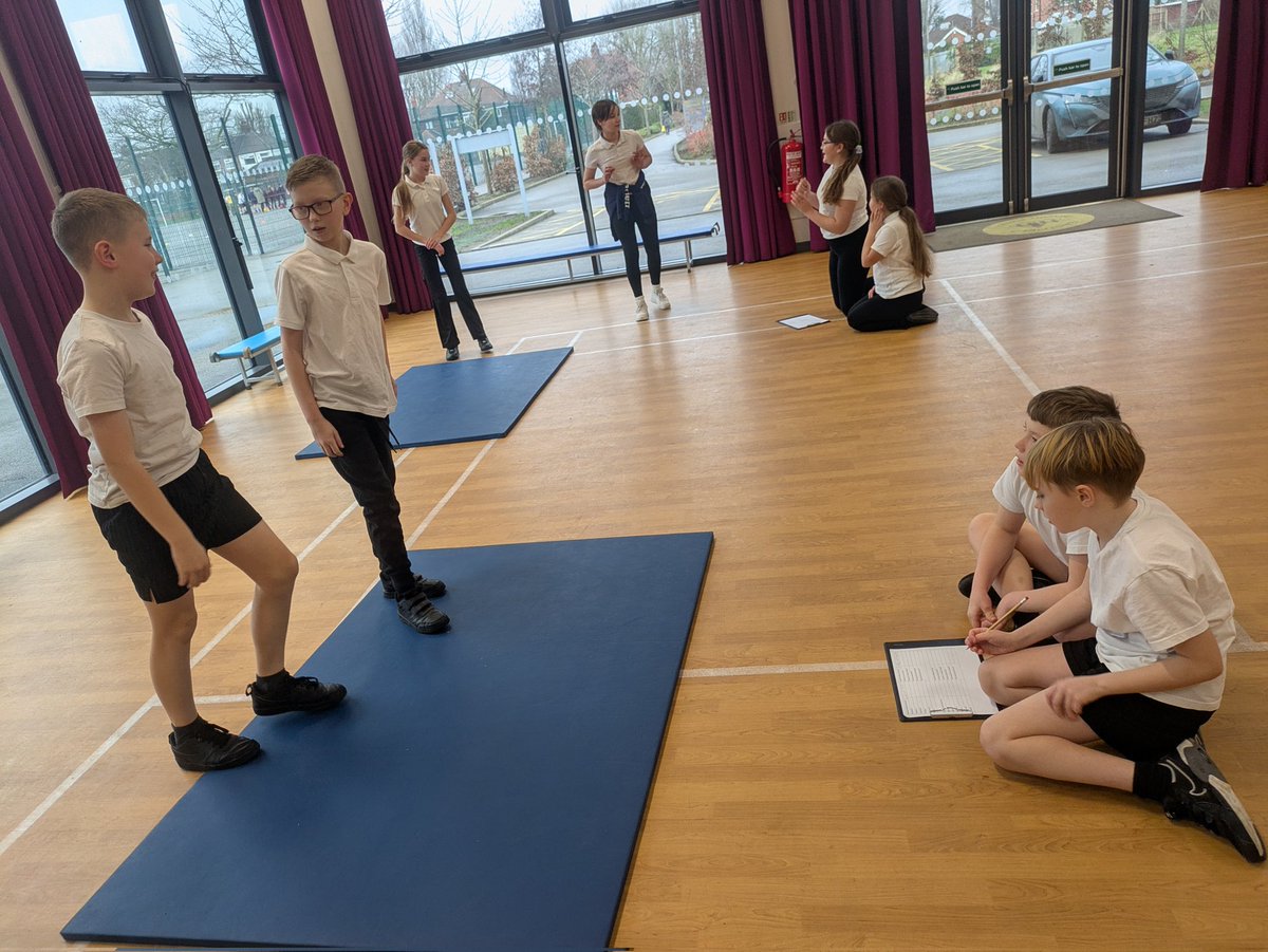 EastfieldPSHull's tweet image. #6CW and #6BE have been practising their gymnastics routines today with some peer feedback, incorporating canon, different levels and transitions! #EPSPE
