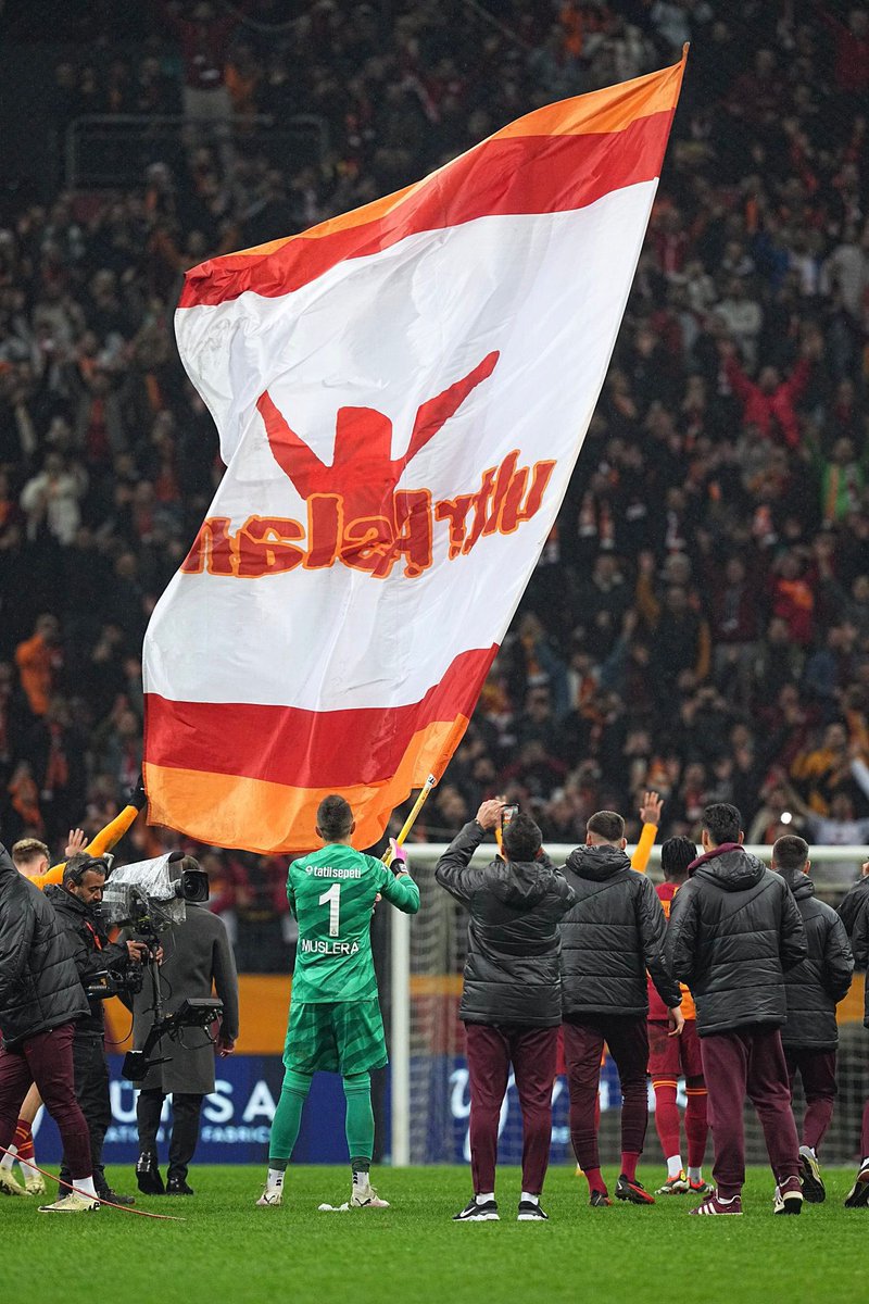 YALNIZ DEĞİLSİN NAMAĞLUP TAKIMIN KAPTANI!

#ultrAslan