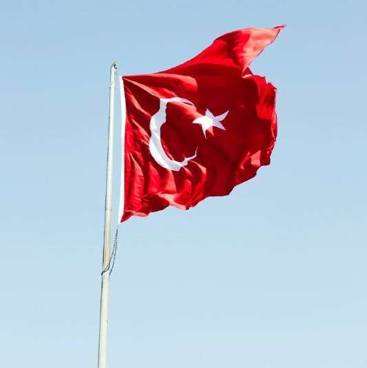 Venezuela lamenta muertes por incendio en Türkiye
El Gobierno Bolivariano envía sus condolencias a las familias de las víctimas y reitera su acompañamiento fraterno al Gobierno de Türkiye.