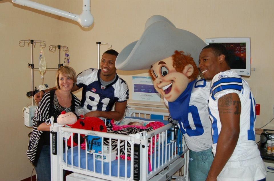 Each year during Super Bowl week we turn Basket of Hope into SUPER Baskets of Hope partnering with the NFL, local teams and volunteers to pack and distribute over 1,000 baskets to local hospitals. YOU can be apart. Donate NOW bit.ly/superbaskets