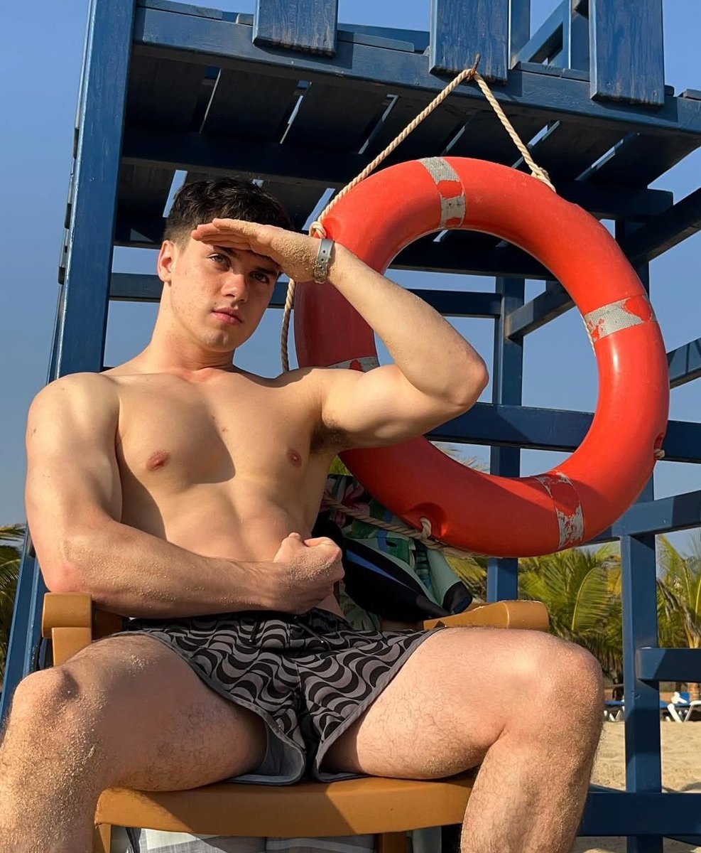 Alpha5689's tweet image. Lifeguard on duty #findom