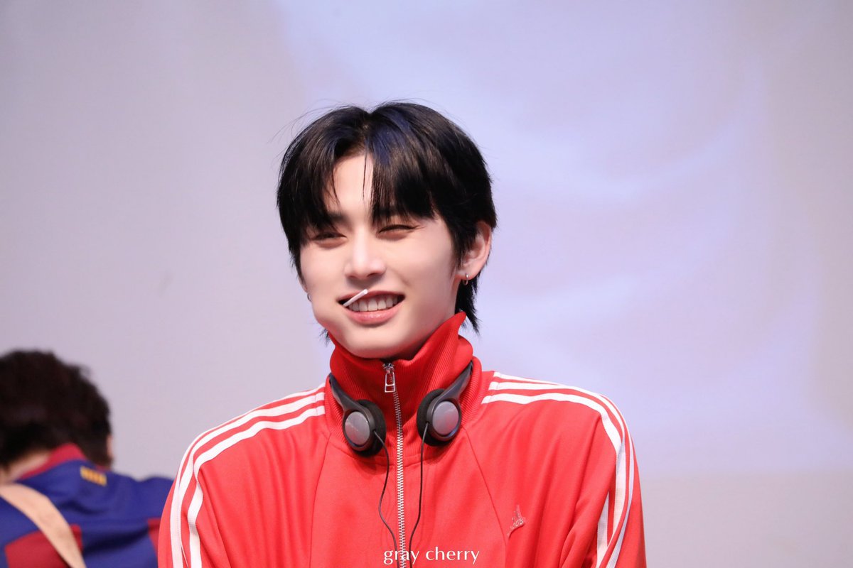 ★🎧 (@taesanvi) on Twitter photo 