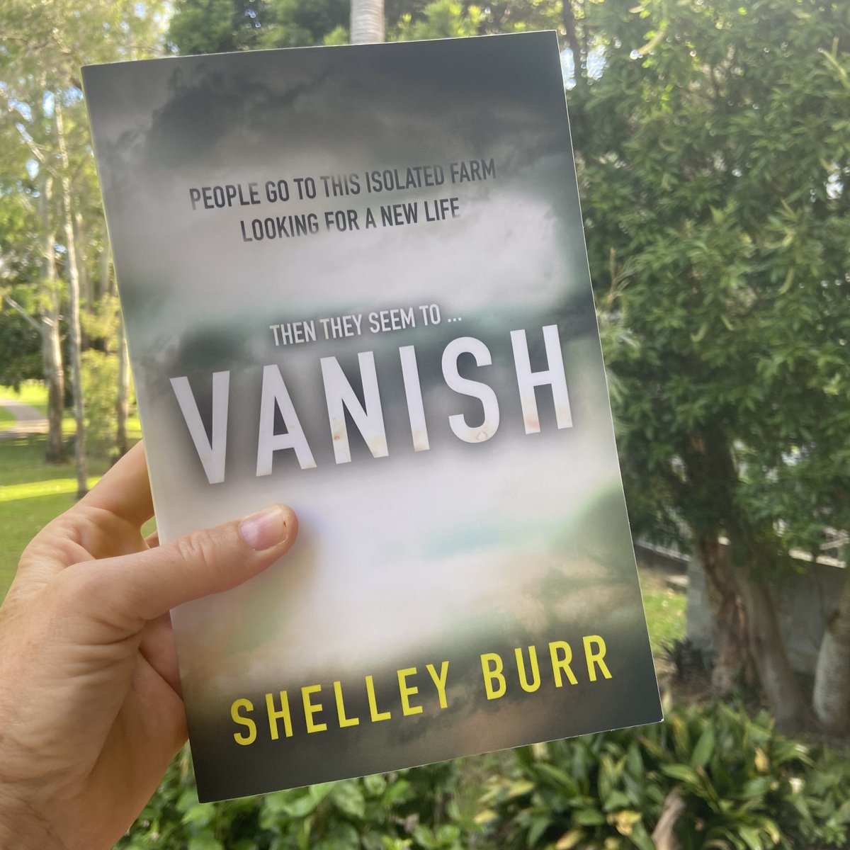 AuthorAllieR's tweet image. Huge thanks to @HachetteAus for my ARC of #Vanish by Shelley Burr. I can&apos;t wait to read it!
Blurb: People go to isolated Karpathy farm looking for a new life - and are never seen again. A chilling thriller from bestselling author of #Wake. Out 30 April.
#aussieauthors #ruralnoir