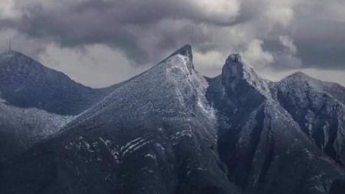 Meteorosilver's tweet photo. Se reporta caída de #aguanieve en #Monterrey tome precauciones https://t.co/IxMpvRFVpf