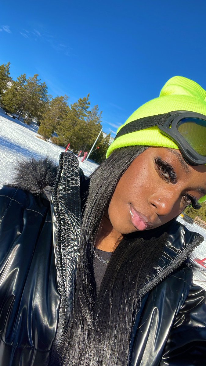 ItsNiahK_'s tweet photo. ❄️🎿 https://t.co/TEJ4xusM5M