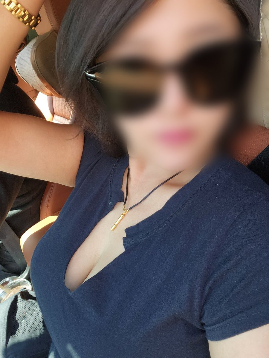 나이 한살이라도 젊고 이쁠때 즐겨야 하는데..😭😭 이쁜아~조금만 기다려~일 좀 마무리 짖고 질퍽하게 즐겨보자~🥰🥰 누군지 알겠다 싶음 쪽지 주세요.장난 쪽지 주시면😡🤬납니다.🤣🤣 #네토 #네토신랑 #네토라세 #훈남 #솔남 #초대남 #대물 #쓰리썸 #쓸썸 #포썸 #구멍동서 #농익은보지 #리트윗차단